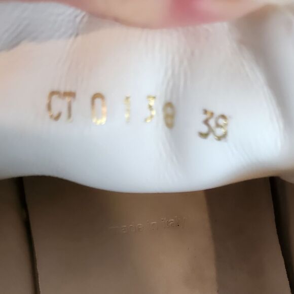 Louis Vuitton White. Leather Sneakers Minimalist Design - Picture 5 of 8